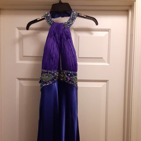 Asymmetrical Rhinestones Halter Back Gown - Picture 3 of 10